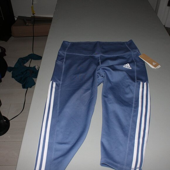 Blue Adidas Athletic Capris Size XL New - Picture 1 of 5